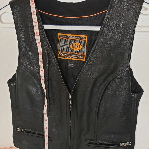 First Classic Leather Women’s Motorcycle - Picture 4 of 8